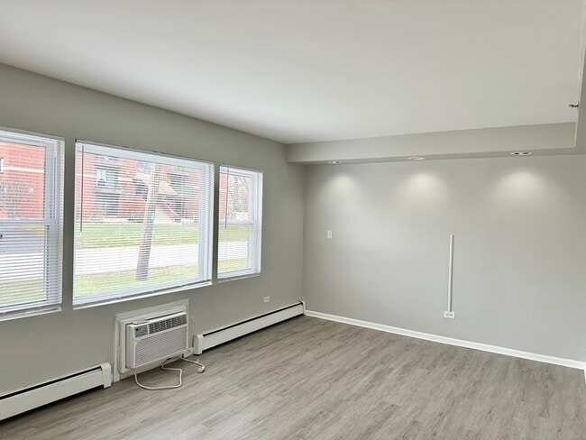 Building Photo - 8635 84th Ct Unit 1S