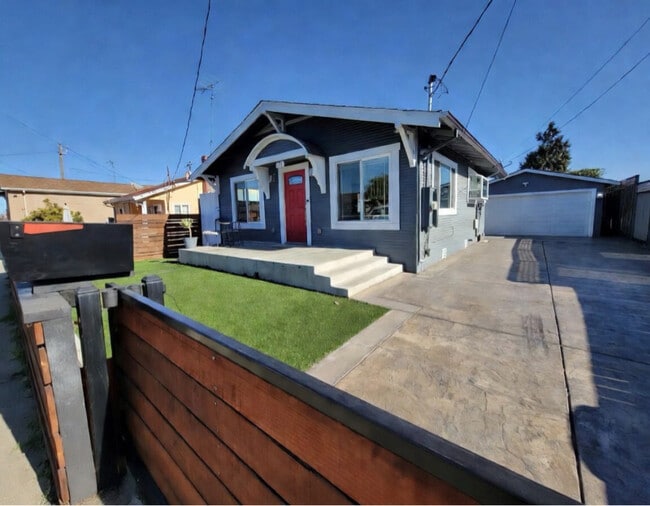 Photo - 170 S 30th St