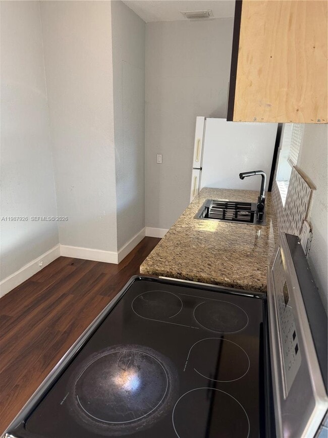 Photo - 217 E 48th St Unit 2