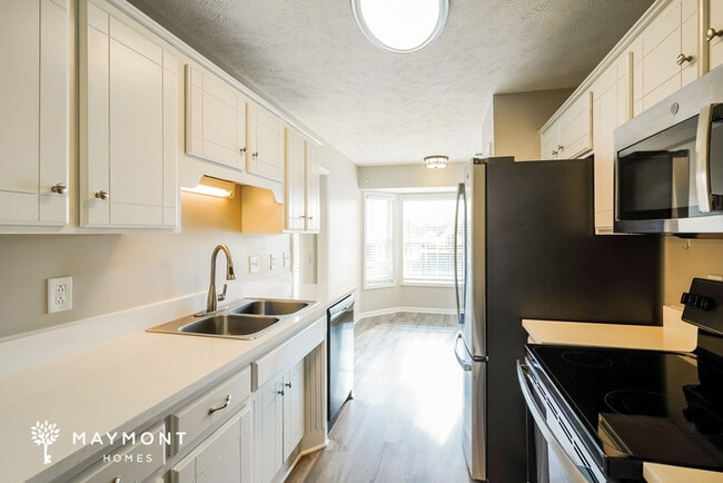 Photo - 1004 Swayze Ct