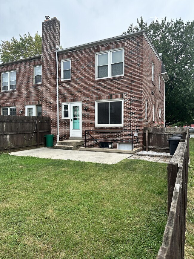 Photo - 741 N Marshall St House