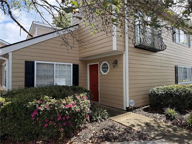 Building Photo - 1468 Briarwood Rd NE