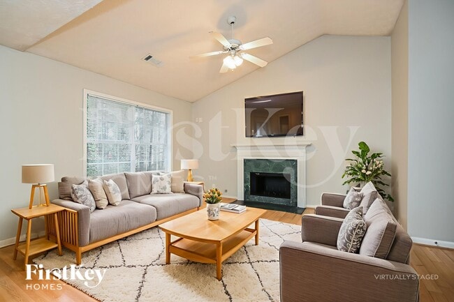 Photo - 1049 Megan Ct