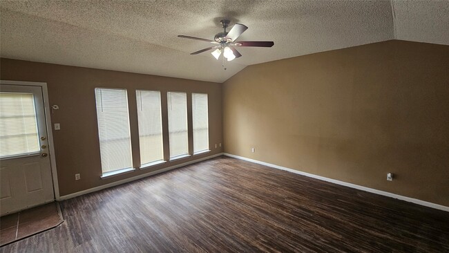 Photo - 4250 Southchase Ln