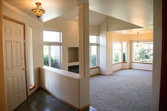 Photo - 379 Columbia Point Dr