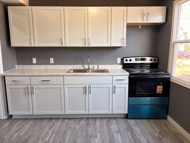 Building Photo - 46 Blackhawk Rd Unit 48