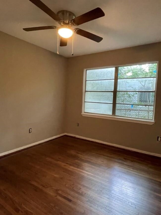 Photo - 4914 Meadow Park Dr