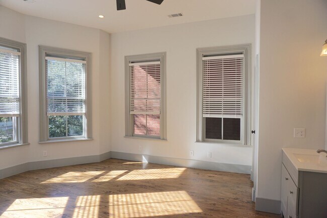 Photo - 552 E Liberty Apartamento Unidad B