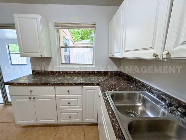 Photo - 380 Kingsbridge St