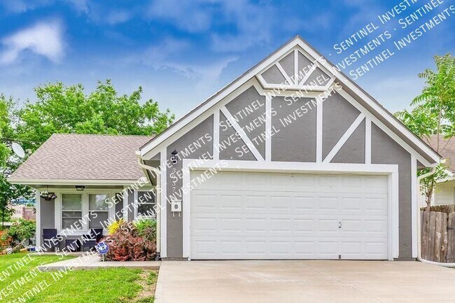 3 Bedroom 2 Bathroom House Near KU Med - 3 Bedroom 2 Bathroom House Near KU Med