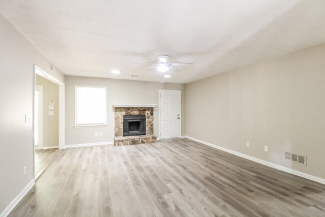 Photo - 3010 Randolph Ct NE