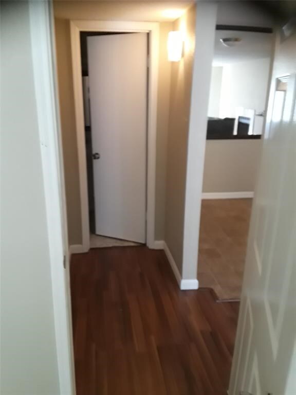 Building Photo - 9700 Leawood Blvd Unit 816