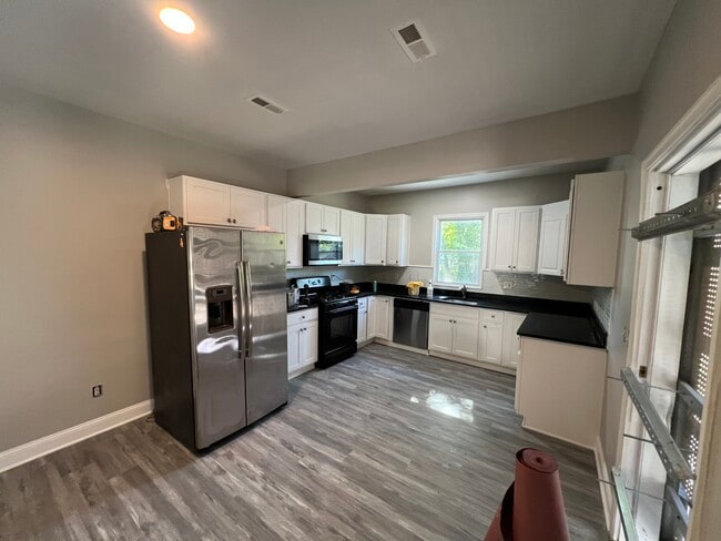 Photo - 3811 Barrington Rd