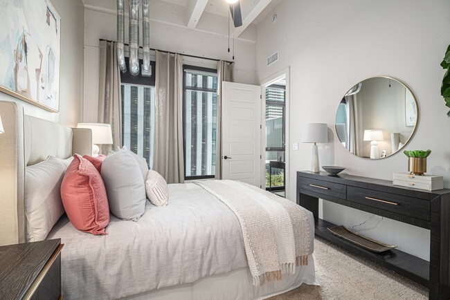 Photo - 1801 Smith St Unidad 211