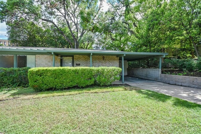 Photo - 1703 Emilie Ln