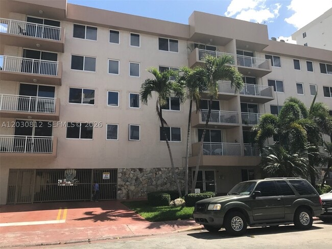 Building Photo - 416 Bay Dr E Unit 416