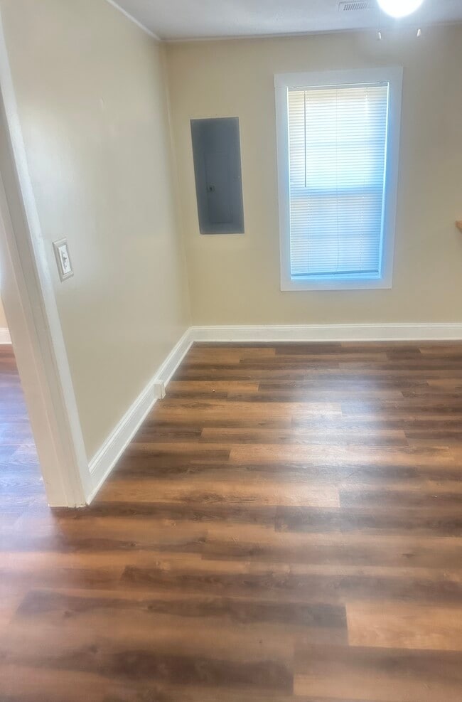 Dining area - 214 Mara St