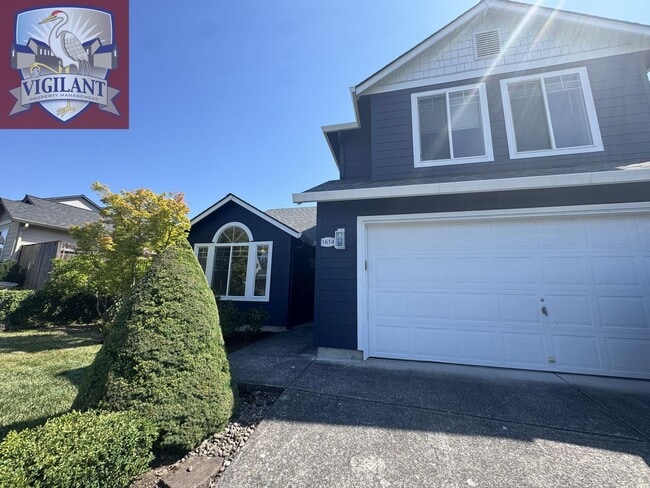 Building Photo - Amazing 3 bedroom home with office