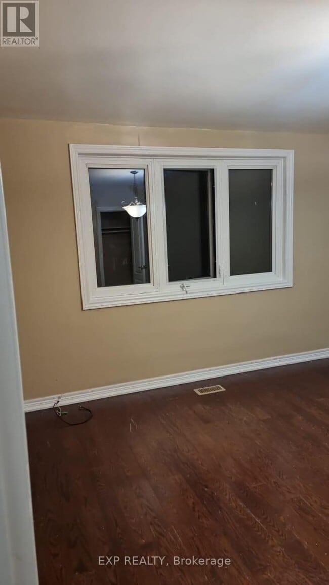 Photo - 841 Runnymede Rd