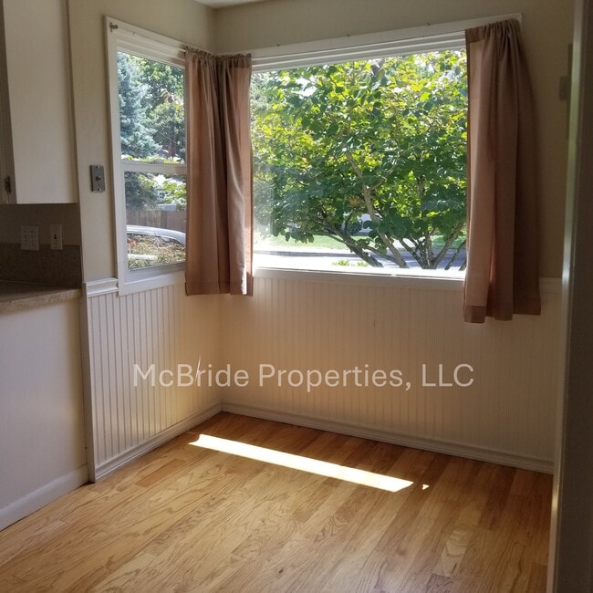 Photo - 260 N Knights Bridge Rd