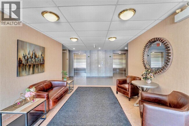 Photo - 5000 Wyandotte St E Unit 518