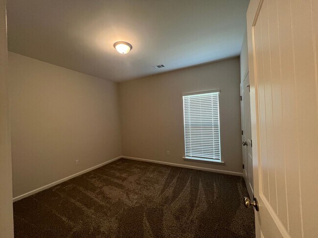 Photo - 105 Keats Grove Ct