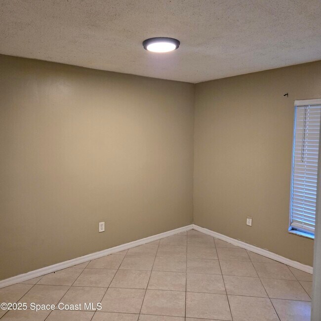 Photo - 349 El Rancho Terrace NE