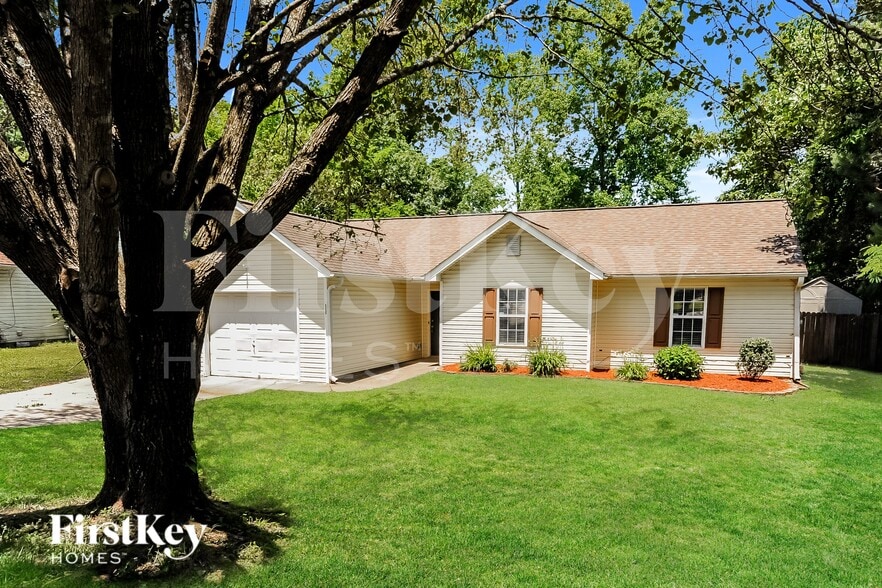5255 Hillcrest Glenn Dr