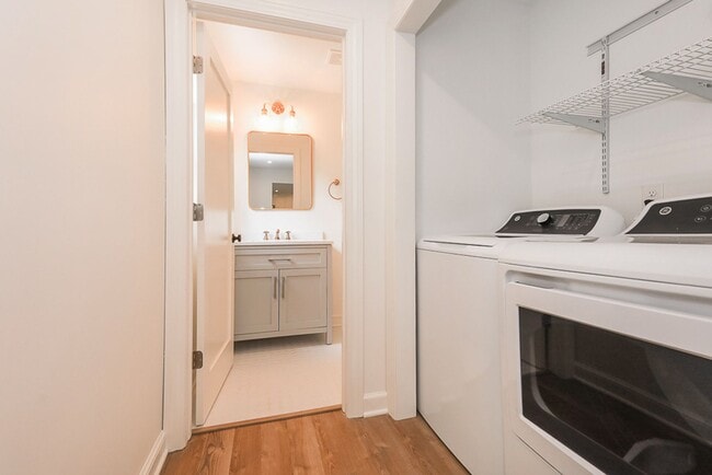 Photo - Four bedrooms/2.5 Baths Newly Remodeled Bay Village Home!