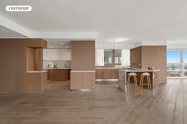 Photo - 146 W 57th St