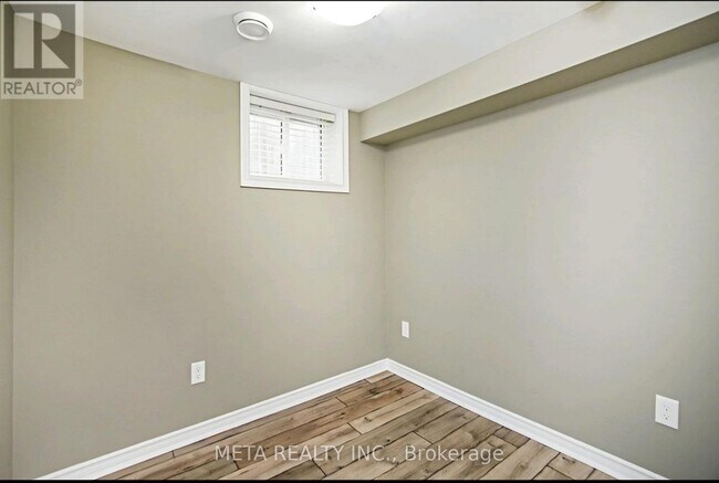 Photo - 296 Festhubert St