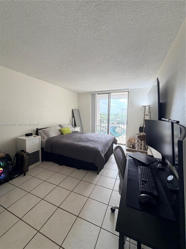 Photo - 2903 N Miami Beach Blvd Unit 406