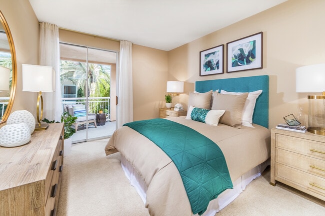 La Jolla Palms Apartment Homes