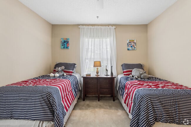 2BR, 2BA - 1,005SF - Second Bedroom