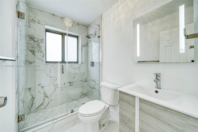 Photo - 6431 Scott St