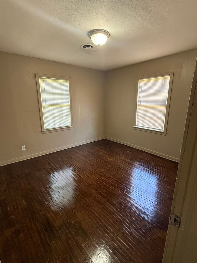 Building Photo - 3 Bedroom, 1 Bathroom Home for Rent