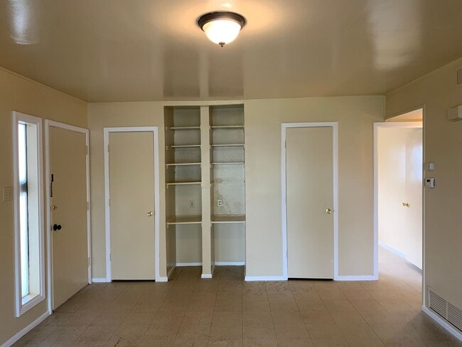 Photo - COZY DUPLEX, NEAR SHOPPING & 281!