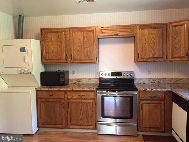 Photo - 6676 Hillandale Rd