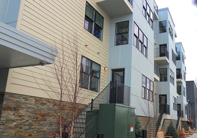 Photo - 76 Stonley Rd Unit 4