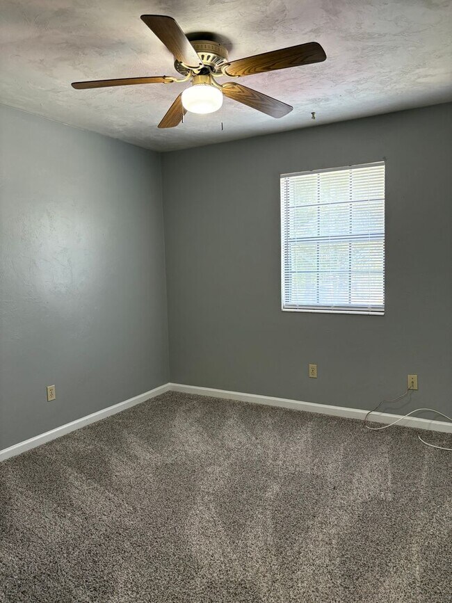 Photo - 2008 Bradford Ct Unidad D