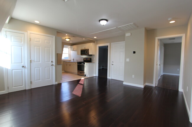 Open Floor Plan - 223 Carpenter St Apartments Unit 3