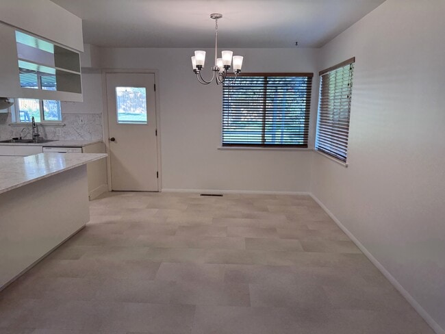 Photo - 950 Taney Ln