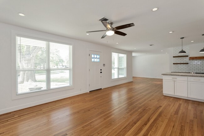 Photo - 1834 Norcrest Dr