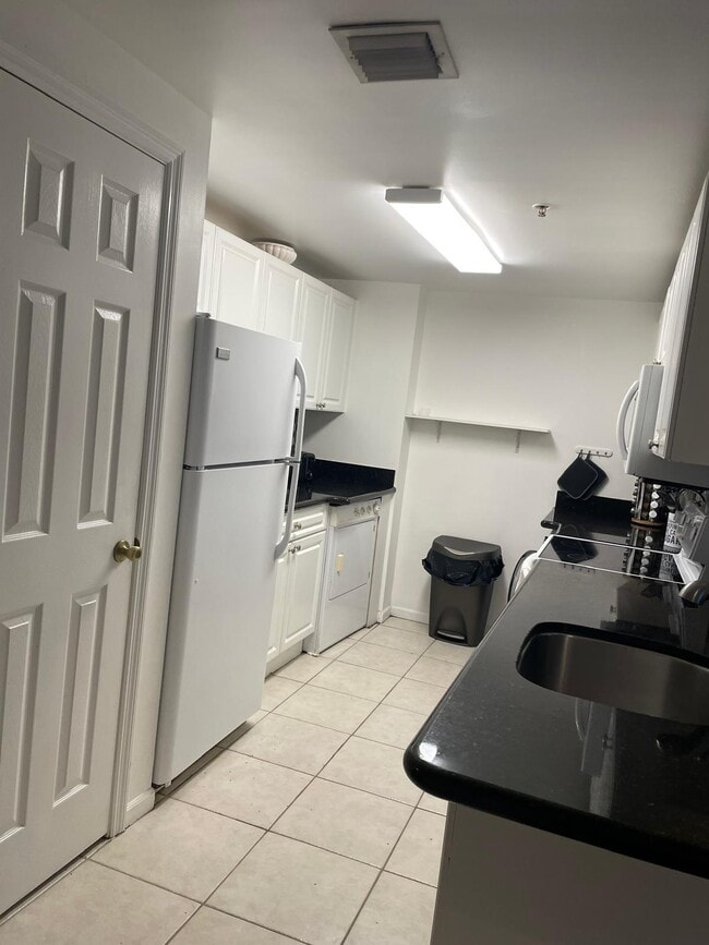 Photo - 2060 Greenview Shores Blvd Unit 319