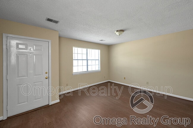 Photo - 2229 Cheshire Dr