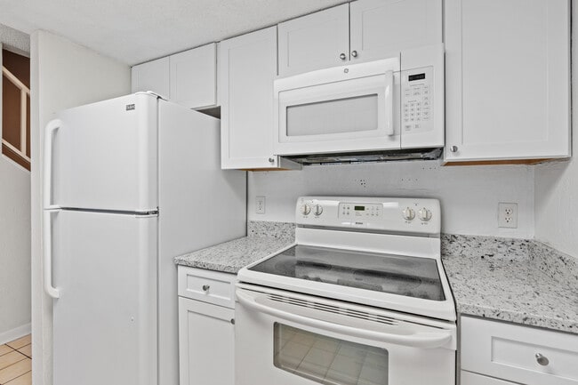 11 Dondanville Rd