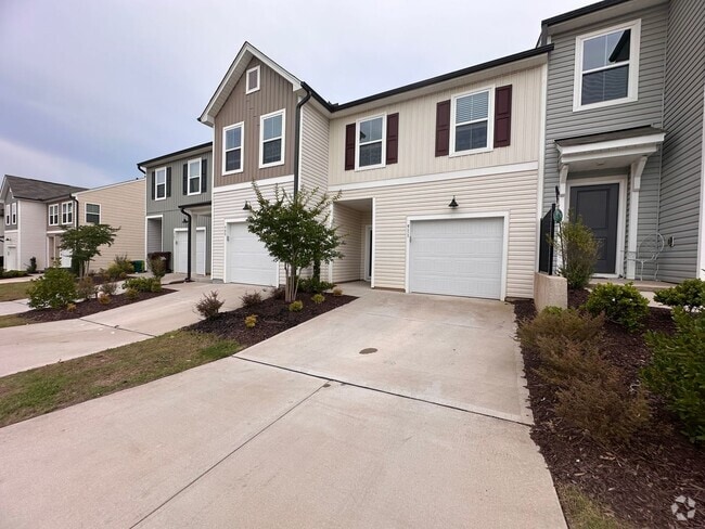 Building Photo - 3BR 2.5BA Townhome in High Point