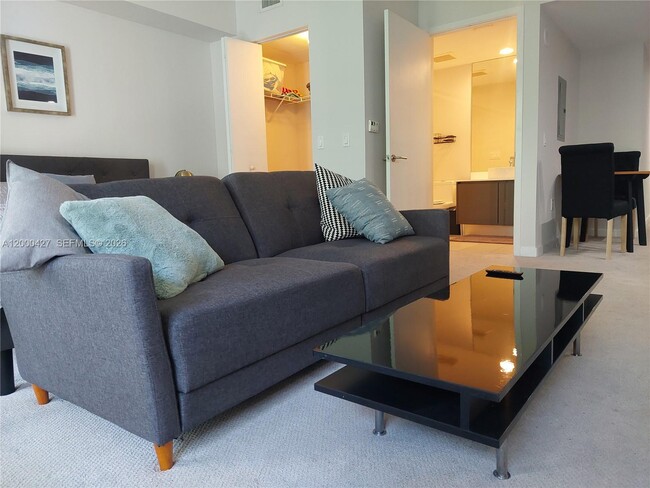 Photo - 31 SE 6th St Unit 403