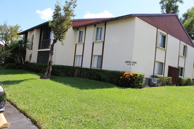 Photo - 4961 Sable Pine Cir Unidad A2