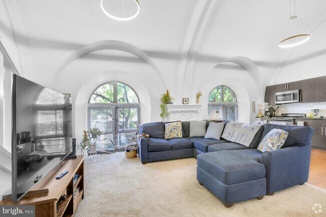 Building Photo - 2321 Fitzwater St Unit 308 Rental